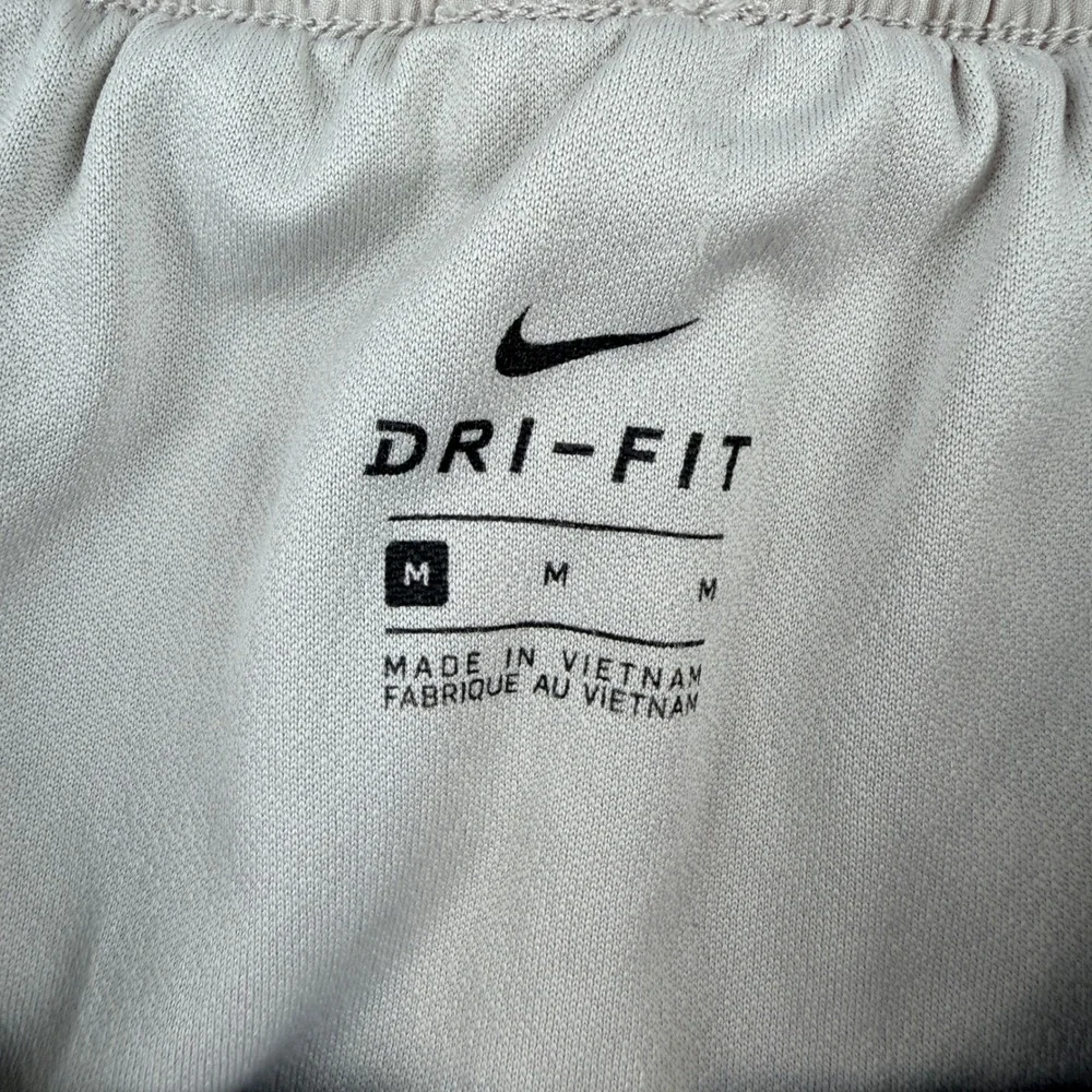 Nike Running Shorts Womens Size‎ M Beige Dri-FIT Perforated Tempo CI1764-286